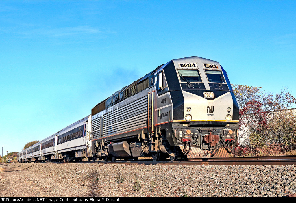 NJT 4019 on train 5529